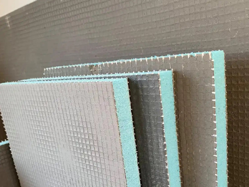 背襯板和原牆體怎麽做防水